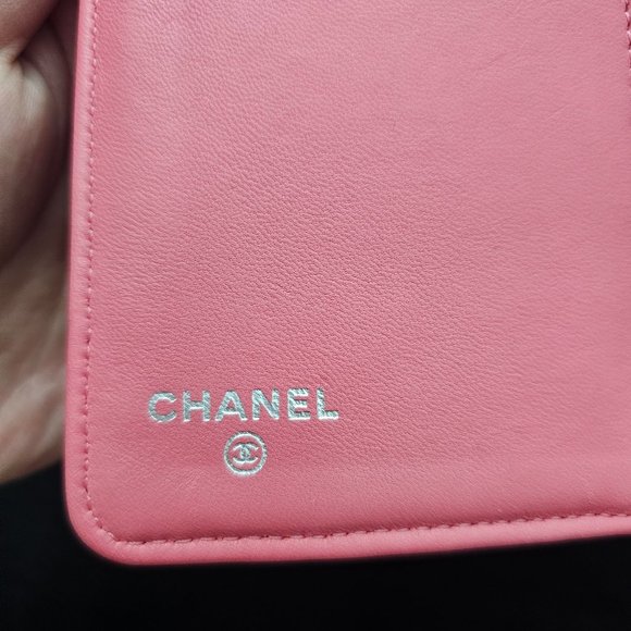 CHANEL Pink Quilted Wallet - Picture 7 of 11